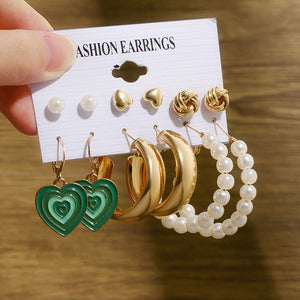 Golden Crush: Hearts, Pearls & Statement Hoops