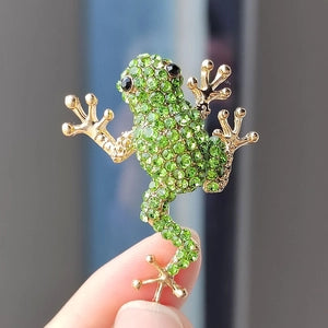 🌿 Glittering Leap & Verdant Charm Brooch🌿